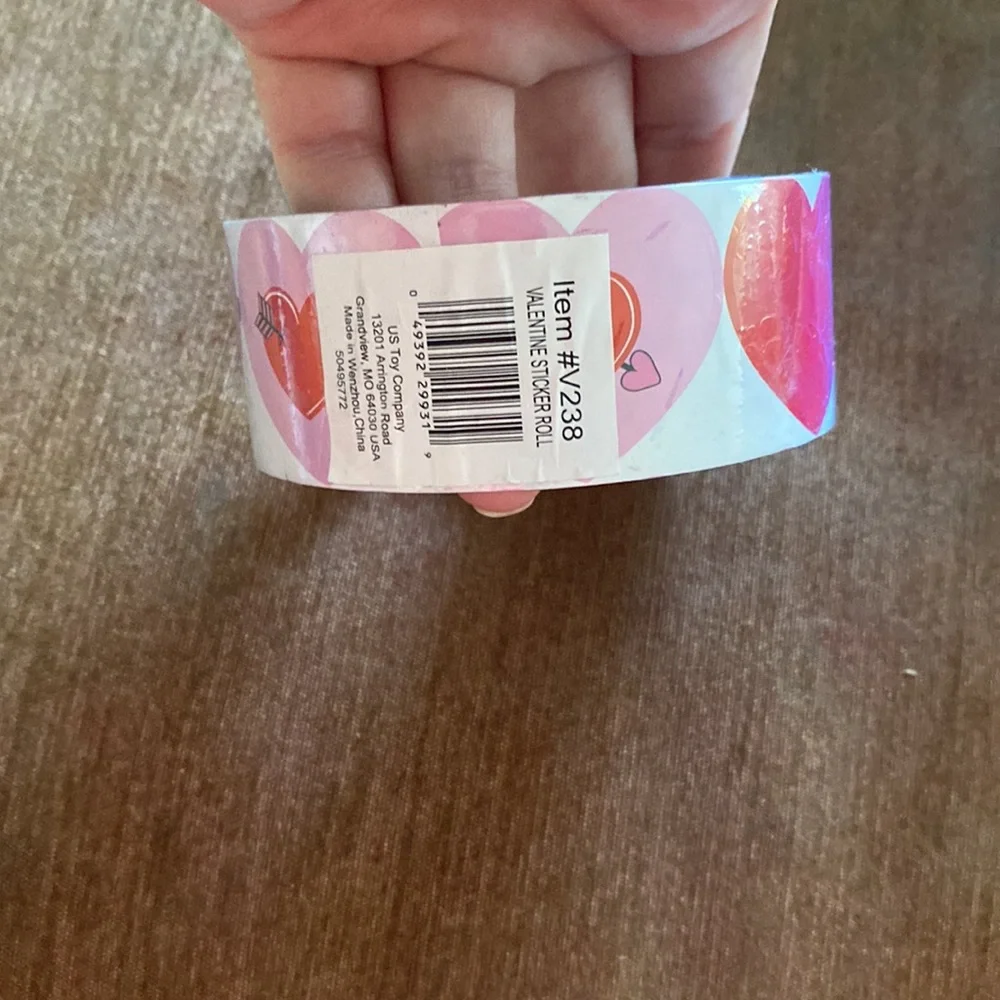 🆕Love/Valentine Sticker Roll- 100 stickers- NWT